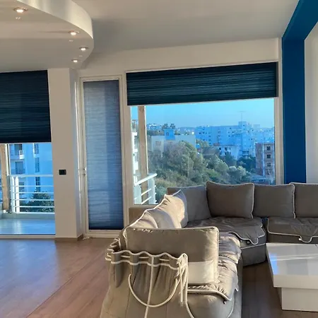 Apartment Apartment *