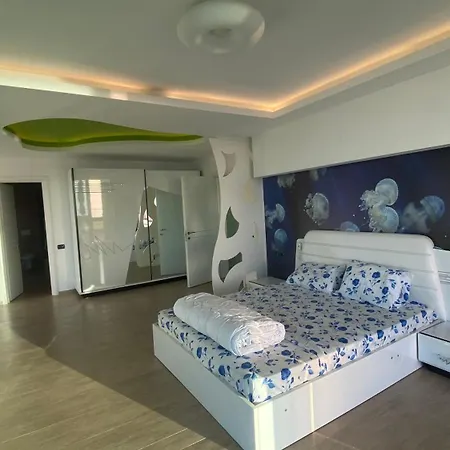 Apartment Apartment *