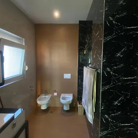 Apartment Apartment *